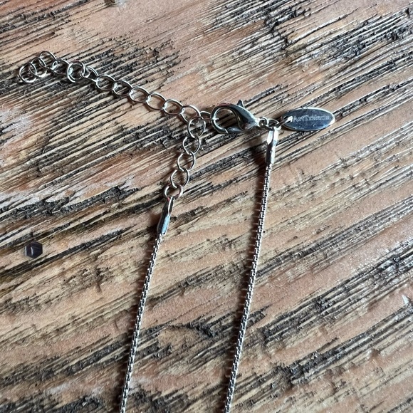 ArtTrifecta Handmade Gold Foil Star Resin Necklace - Picture 3 of 3